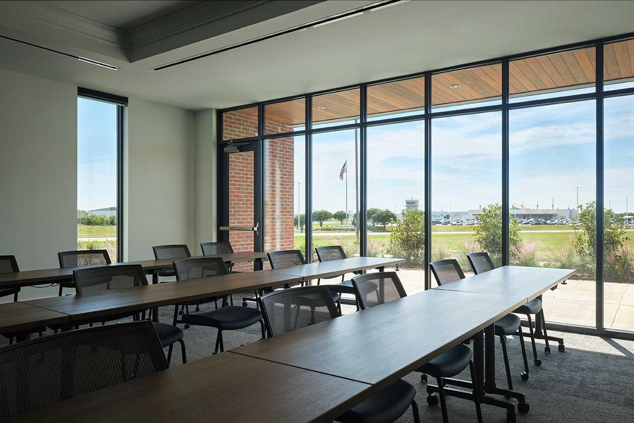 GTR Link Training Room with tables and chairs